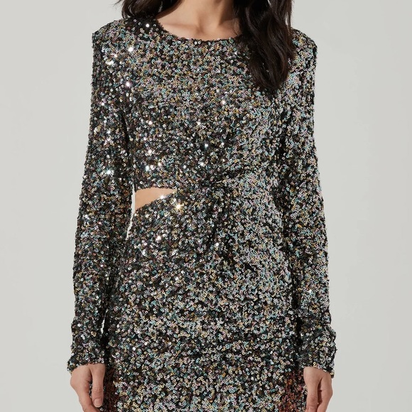 ASTR Sylvina Sequin Slit Long Sleeve Cutout Midi-Dress L Nordstrom Saks Revolve - Picture 6 of 12